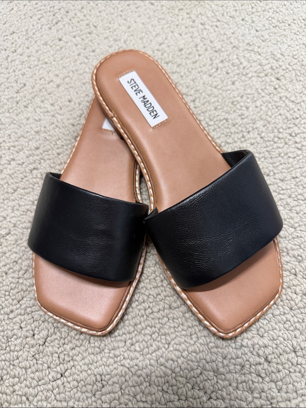 Steve Madden black band strap sandals